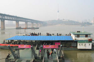 ferry boats of the Yangtze River cruise