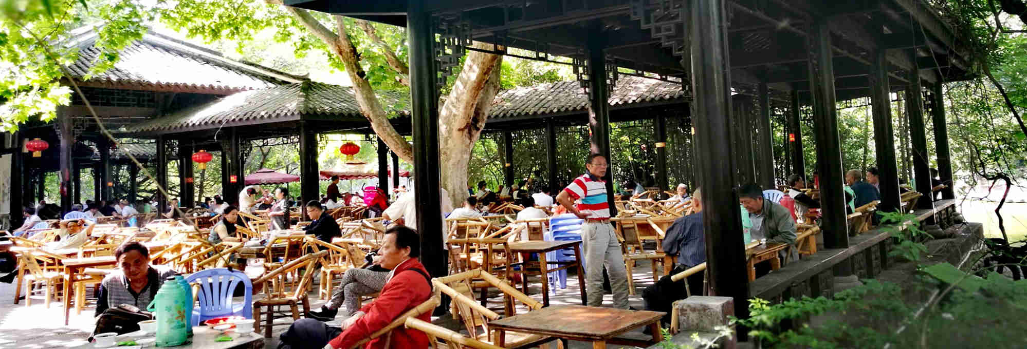 3-Hour Walking Tour in Chengdu People's Park and Learning Mahjong