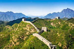 the beautiful scenery of the Great Wall at Jinshanling section under the blue sky