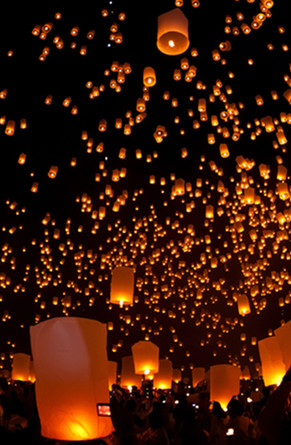 Release Lanterns at Yi Peng Festival