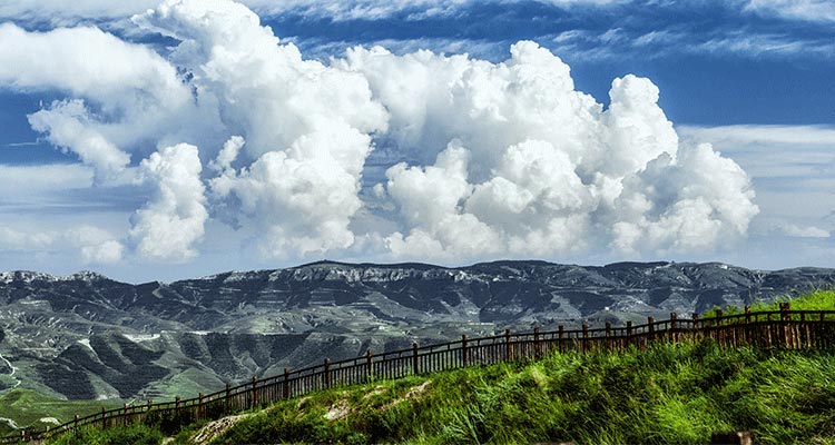 trekking on Daqing Mountain