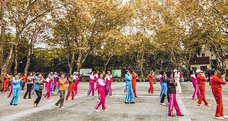 Join in a squaredance