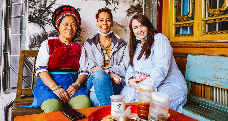 Taste Home-Cooked Cuisine in a Bai Lady's Home