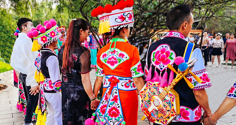 Record Locals' Daily Life with Your Camera at Green Lake Park