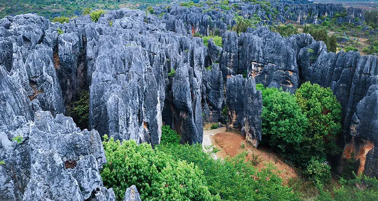 Skip the Crowded Spots and See a Less-Visited Stone Forest Area — Naigu Stone Forest