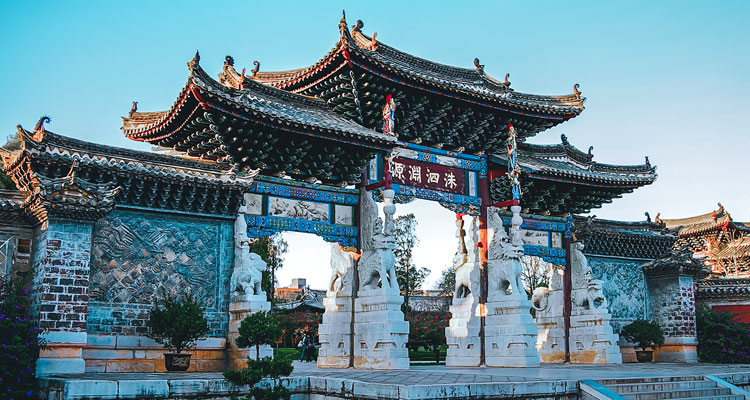 Feel the Vitality of Jianshui Ancient Town