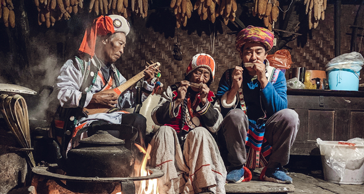 visit minority people's home