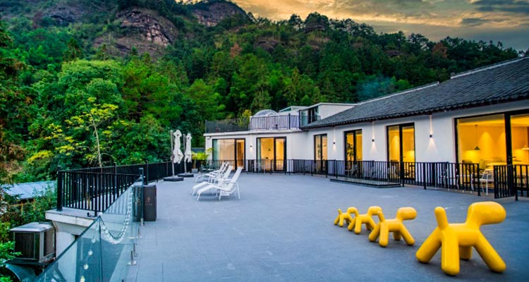 public area of the hotel in Wuyishan